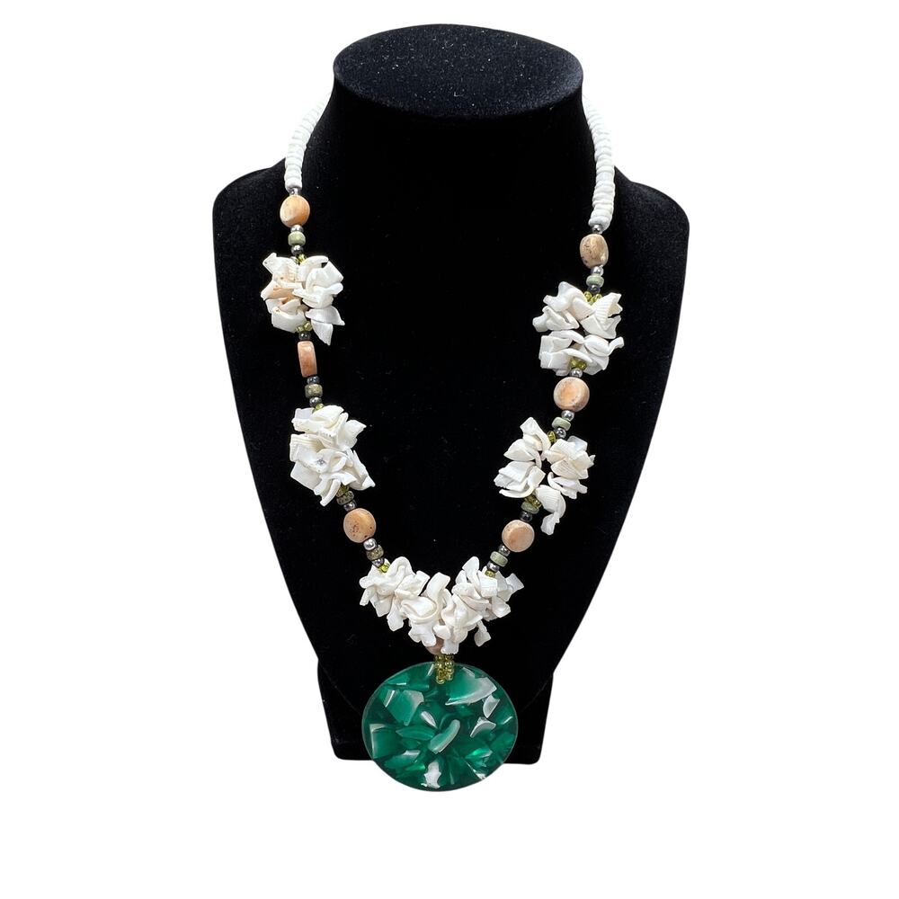 Shell Statement Necklace Green Resin Disc Pendant White Chip Beads Boho 22in